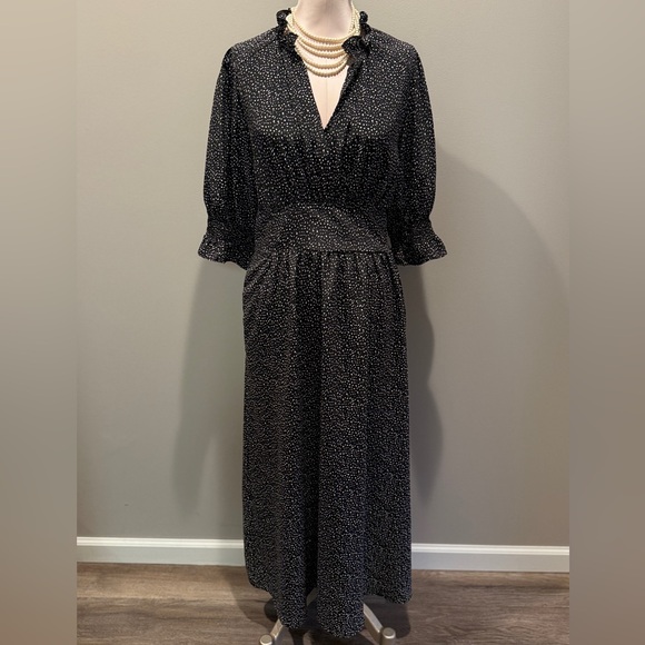 MELLODAY Dresses & Skirts - MELLODAY Black and White Confetti Heart Long Sleeve Midi Dress